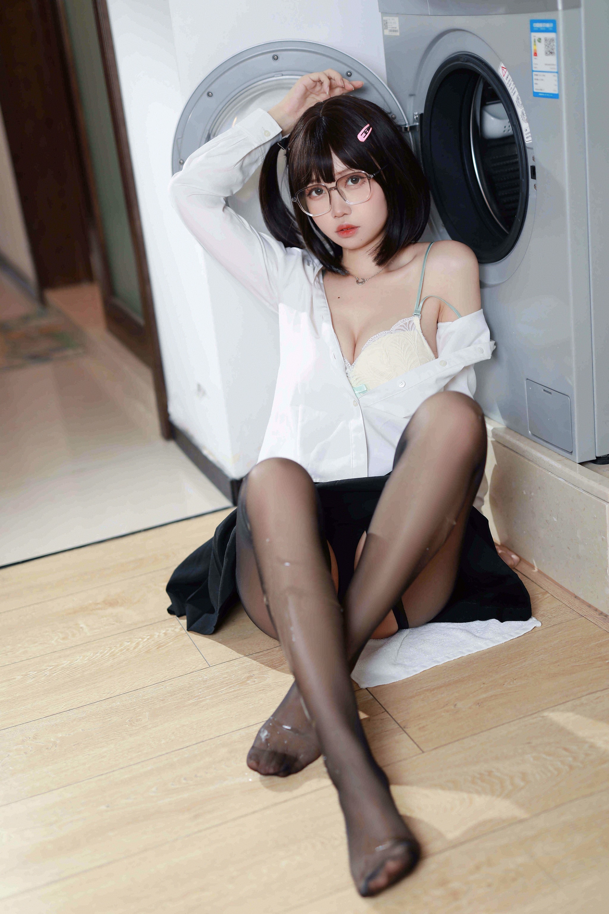 洛桑w伊梓 - NO.002 眼镜妹妹[32P]-XikXak